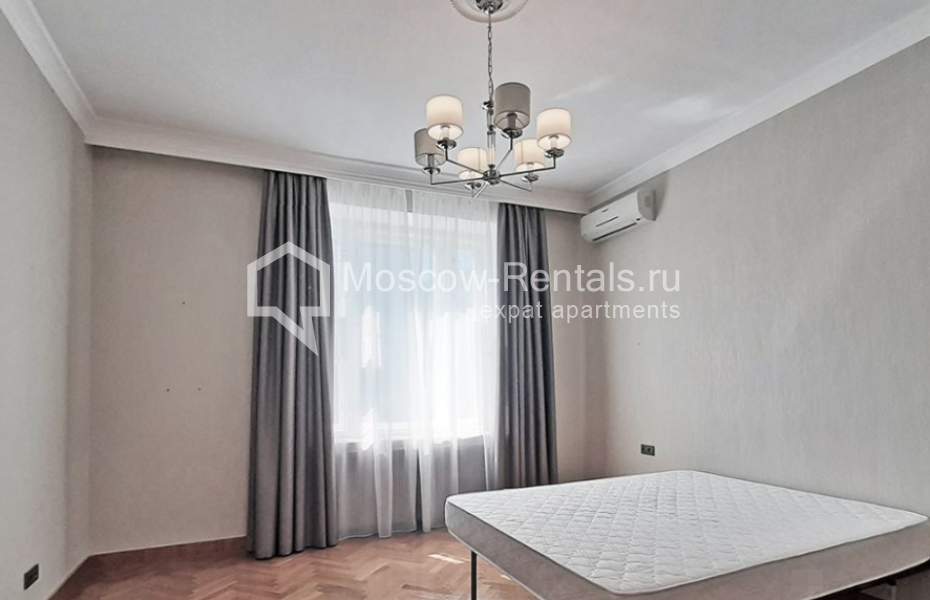 Photo #11 4-room (3 BR) apartment for <a href="http://moscow-rentals.ru/en/articles/long-term-rent" target="_blank">a long-term</a> rent
 in Russia, Moscow, Plotnikov lane, 13