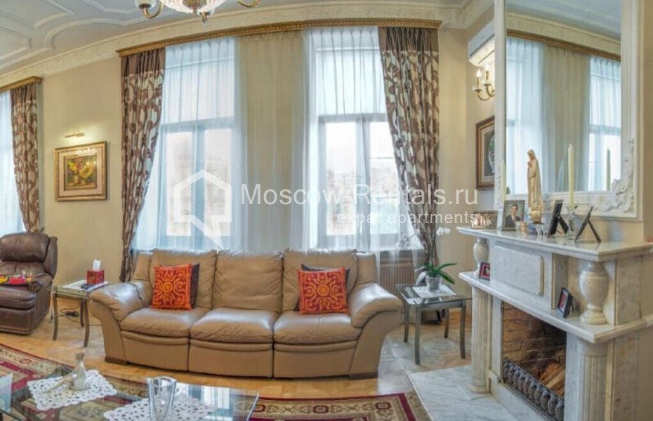 Photo #3 4-room (3 BR) apartment for <a href="http://moscow-rentals.ru/en/articles/long-term-rent" target="_blank">a long-term</a> rent
 in Russia, Moscow, Znamenka str, 13 С 1