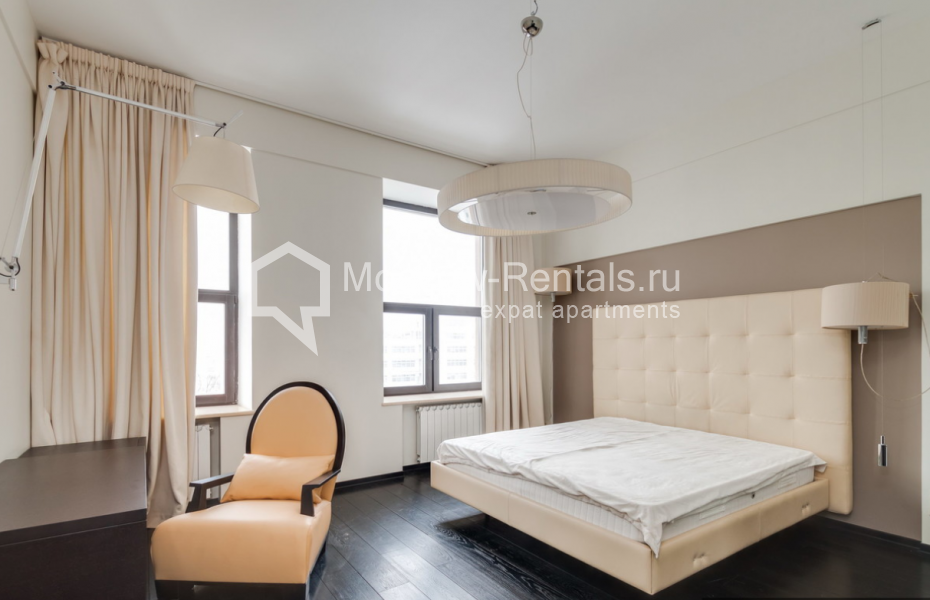 Photo #1 4-room (3 BR) apartment for <a href="http://moscow-rentals.ru/en/articles/long-term-rent" target="_blank">a long-term</a> rent
 in Russia, Moscow, Maly Kazennyi lane, 8