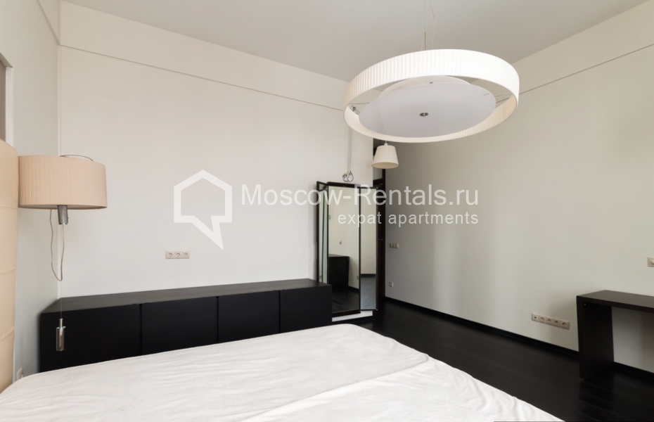 Photo #2 4-room (3 BR) apartment for <a href="http://moscow-rentals.ru/en/articles/long-term-rent" target="_blank">a long-term</a> rent
 in Russia, Moscow, Maly Kazennyi lane, 8