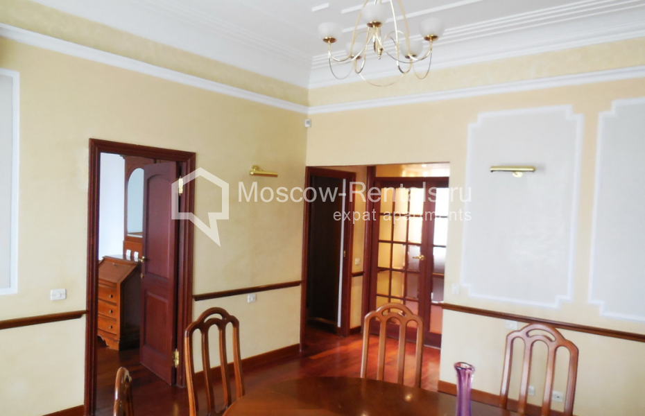Photo #6 4-room (3 BR) apartment for <a href="http://moscow-rentals.ru/en/articles/long-term-rent" target="_blank">a long-term</a> rent
 in Russia, Moscow, Romanov lane, 3 С 7