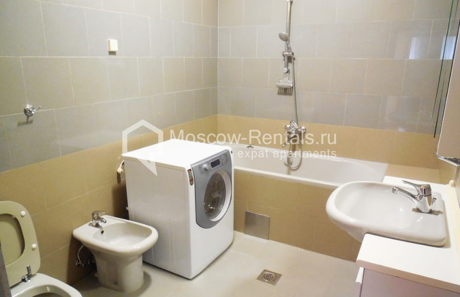 Photo #20 4-room (3 BR) apartment for <a href="http://moscow-rentals.ru/en/articles/long-term-rent" target="_blank">a long-term</a> rent
 in Russia, Moscow, Romanov lane, 3 С 7