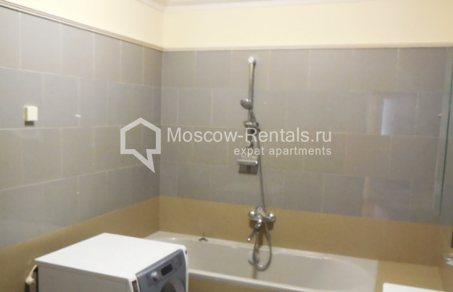 Photo #22 4-room (3 BR) apartment for <a href="http://moscow-rentals.ru/en/articles/long-term-rent" target="_blank">a long-term</a> rent
 in Russia, Moscow, Romanov lane, 3 С 7