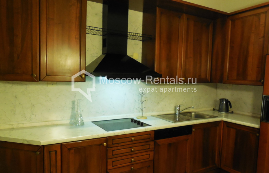 Photo #5 4-room (3 BR) apartment for <a href="http://moscow-rentals.ru/en/articles/long-term-rent" target="_blank">a long-term</a> rent
 in Russia, Moscow, Romanov lane, 3 С 7