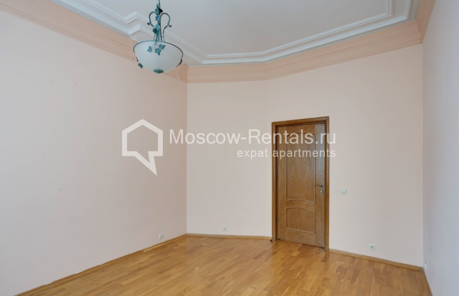 Photo #5 4-room (3 BR) apartment for <a href="http://moscow-rentals.ru/en/articles/long-term-rent" target="_blank">a long-term</a> rent
 in Russia, Moscow, Degtyarnyi lane, 10 С 2