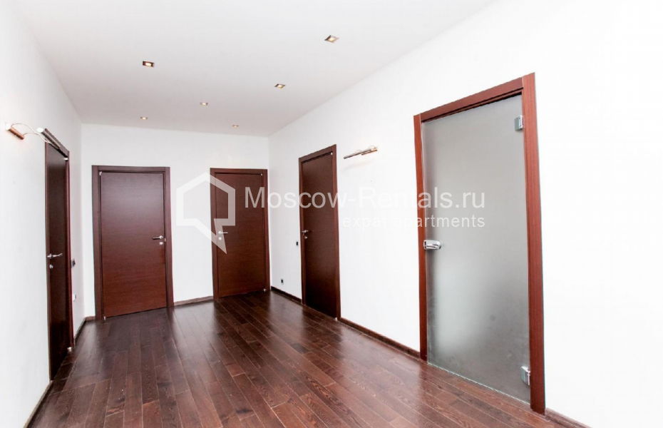 Photo #16 4-room (3 BR) apartment for <a href="http://moscow-rentals.ru/en/articles/long-term-rent" target="_blank">a long-term</a> rent
 in Russia, Moscow, Krasnaya Presnya str, 21