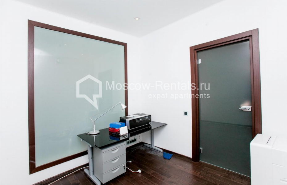 Photo #9 4-room (3 BR) apartment for <a href="http://moscow-rentals.ru/en/articles/long-term-rent" target="_blank">a long-term</a> rent
 in Russia, Moscow, Krasnaya Presnya str, 21