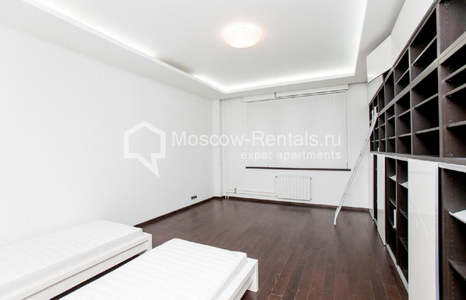 Photo #11 4-room (3 BR) apartment for <a href="http://moscow-rentals.ru/en/articles/long-term-rent" target="_blank">a long-term</a> rent
 in Russia, Moscow, Krasnaya Presnya str, 21