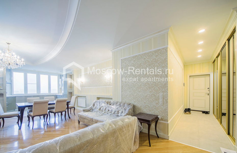 Photo #2 4-room (3 BR) apartment for <a href="http://moscow-rentals.ru/en/articles/long-term-rent" target="_blank">a long-term</a> rent
 in Russia, Moscow, Shabolovka str, 10 к 1
