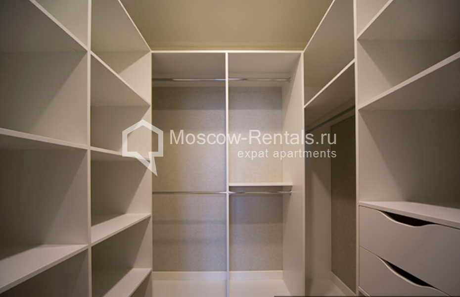 Photo #14 4-room (3 BR) apartment for <a href="http://moscow-rentals.ru/en/articles/long-term-rent" target="_blank">a long-term</a> rent
 in Russia, Moscow, Shabolovka str, 10 к 1