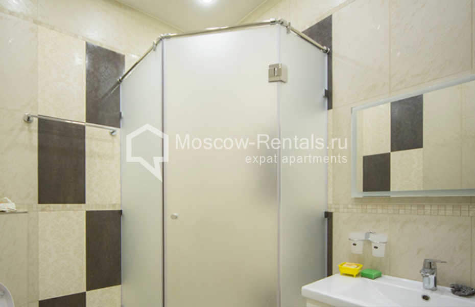 Photo #15 4-room (3 BR) apartment for <a href="http://moscow-rentals.ru/en/articles/long-term-rent" target="_blank">a long-term</a> rent
 in Russia, Moscow, Shabolovka str, 10 к 1