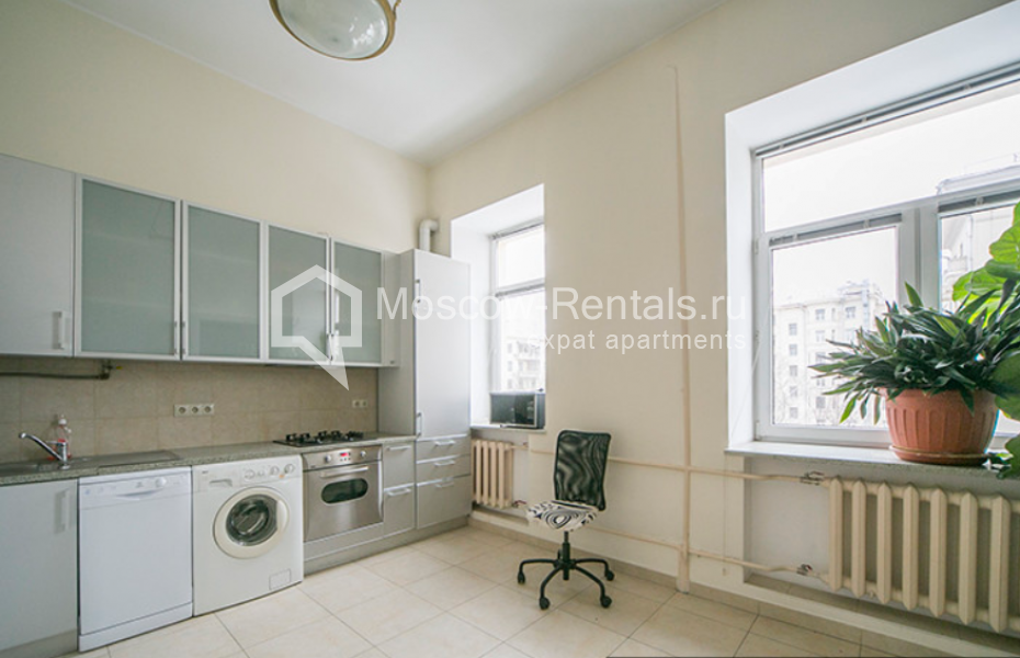 Photo #5 5-room (4 BR) apartment for <a href="http://moscow-rentals.ru/en/articles/long-term-rent" target="_blank">a long-term</a> rent
 in Russia, Moscow, Komslomolsky prospect, 3