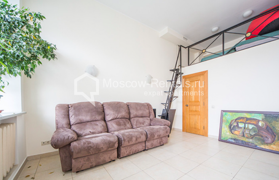 Photo #6 5-room (4 BR) apartment for <a href="http://moscow-rentals.ru/en/articles/long-term-rent" target="_blank">a long-term</a> rent
 in Russia, Moscow, Komslomolsky prospect, 3