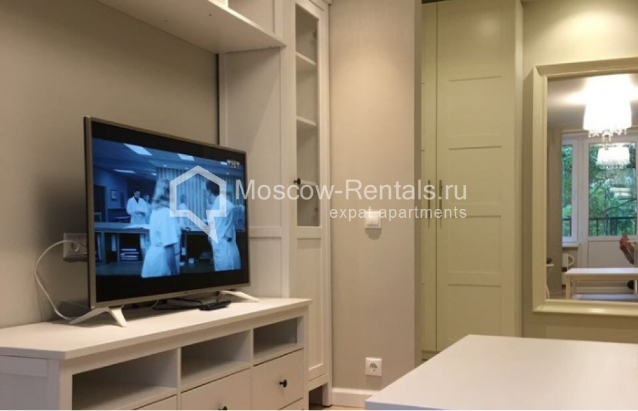 Photo #3 2-room (1 BR) apartment for <a href="http://moscow-rentals.ru/en/articles/long-term-rent" target="_blank">a long-term</a> rent
 in Russia, Moscow, Shabolovka str, 59 К 2