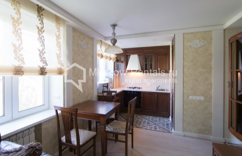 Photo #2 2-room (1 BR) apartment for <a href="http://moscow-rentals.ru/en/articles/long-term-rent" target="_blank">a long-term</a> rent
 in Russia, Moscow, Ozerkovsky lane, 4