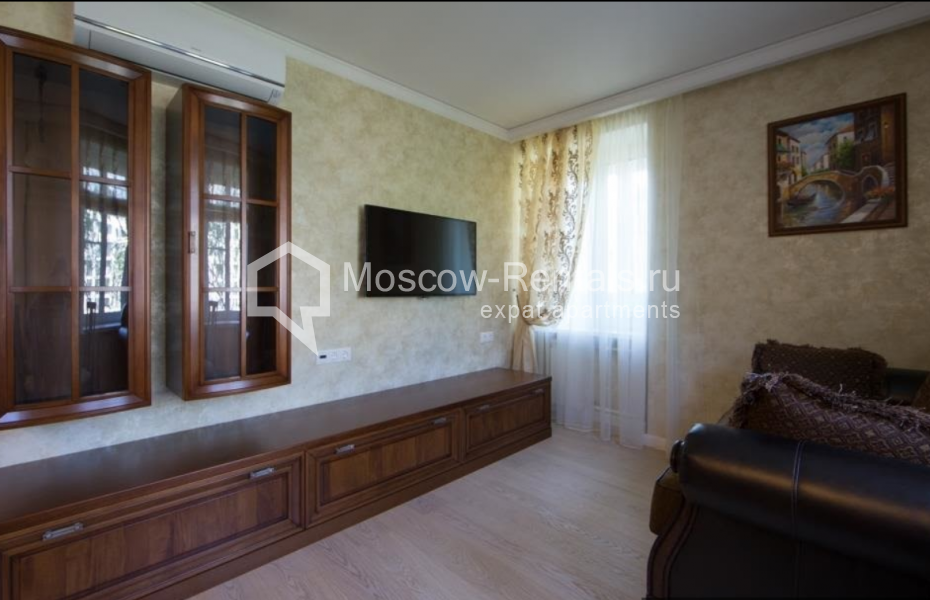 Photo #3 2-room (1 BR) apartment for <a href="http://moscow-rentals.ru/en/articles/long-term-rent" target="_blank">a long-term</a> rent
 in Russia, Moscow, Ozerkovsky lane, 4