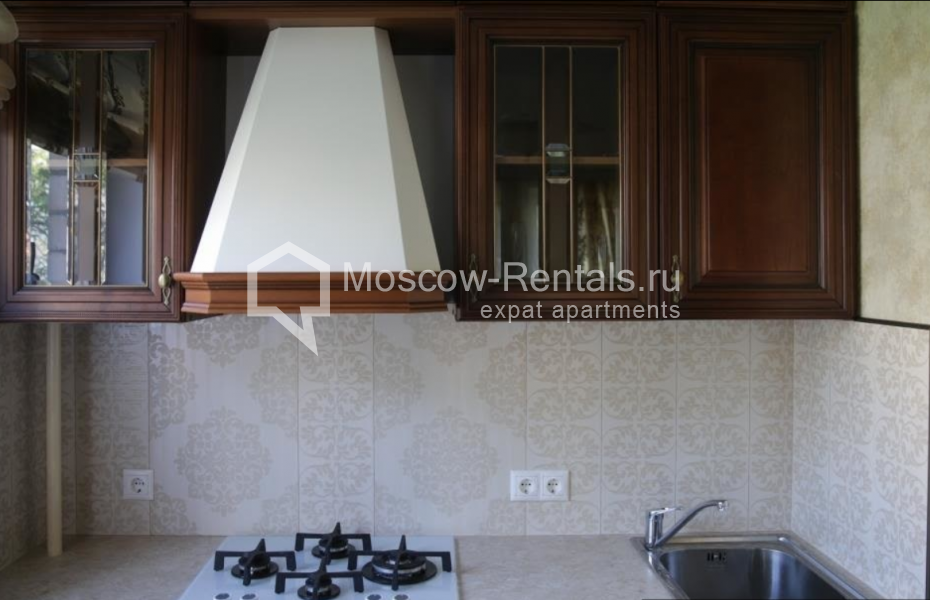 Photo #5 2-room (1 BR) apartment for <a href="http://moscow-rentals.ru/en/articles/long-term-rent" target="_blank">a long-term</a> rent
 in Russia, Moscow, Ozerkovsky lane, 4