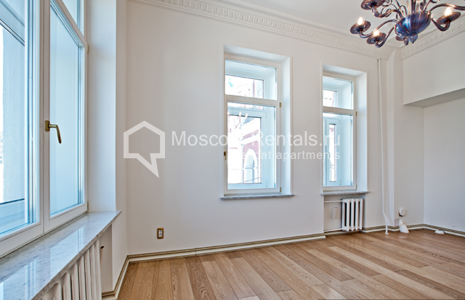 Photo #8 4-room (3 BR) apartment for <a href="http://moscow-rentals.ru/en/articles/long-term-rent" target="_blank">a long-term</a> rent
 in Russia, Moscow, Klimentovsky lane, 9/1