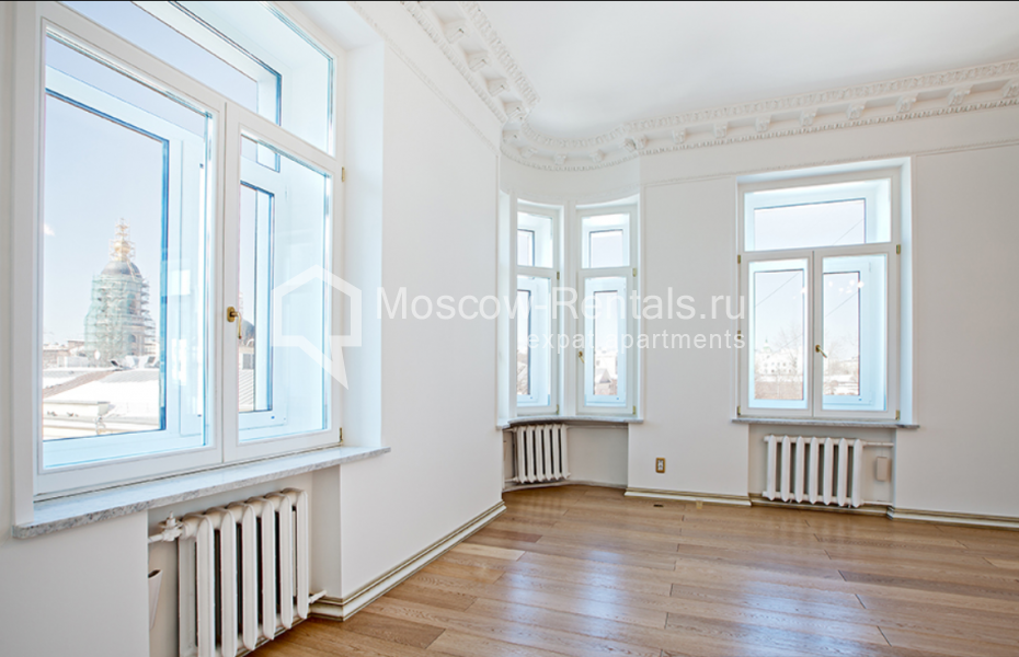 Photo #10 4-room (3 BR) apartment for <a href="http://moscow-rentals.ru/en/articles/long-term-rent" target="_blank">a long-term</a> rent
 in Russia, Moscow, Klimentovsky lane, 9/1