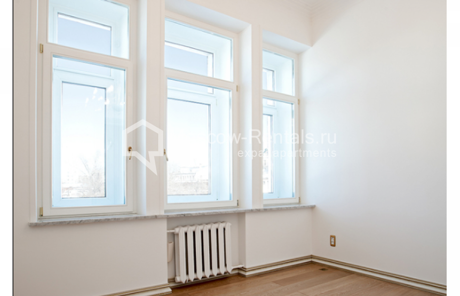 Photo #13 4-room (3 BR) apartment for <a href="http://moscow-rentals.ru/en/articles/long-term-rent" target="_blank">a long-term</a> rent
 in Russia, Moscow, Klimentovsky lane, 9/1