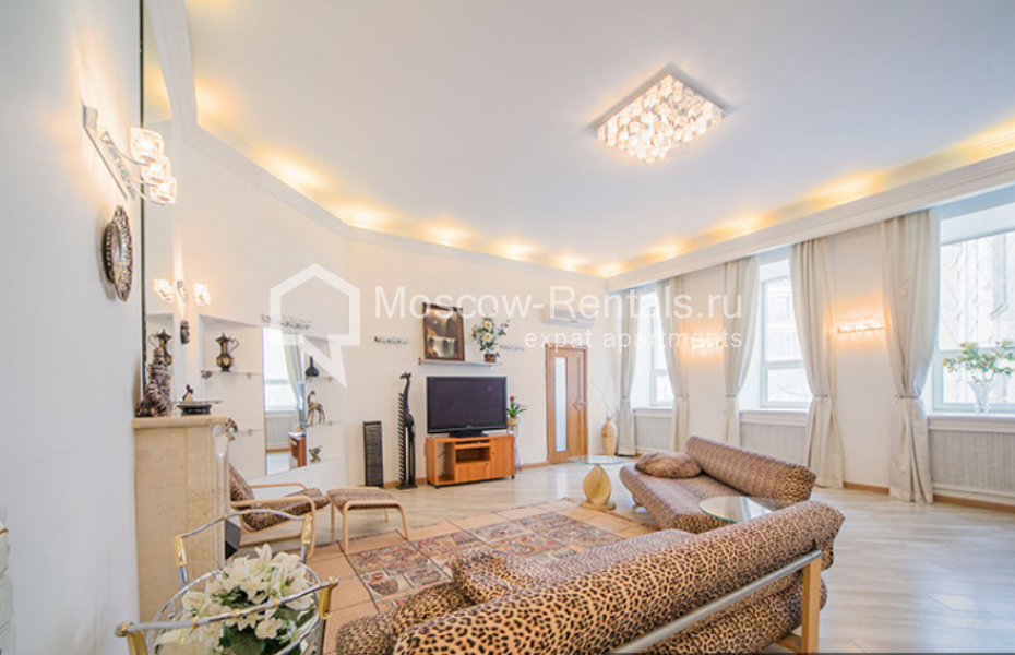 Photo #1 5-room (4 BR) apartment for <a href="http://moscow-rentals.ru/en/articles/long-term-rent" target="_blank">a long-term</a> rent
 in Russia, Moscow, Bolshaya Yakimanka str, 25- 27