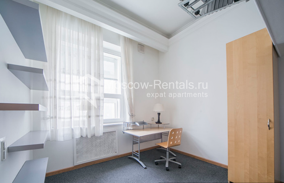 Photo #11 5-room (4 BR) apartment for <a href="http://moscow-rentals.ru/en/articles/long-term-rent" target="_blank">a long-term</a> rent
 in Russia, Moscow, Bolshaya Yakimanka str, 25- 27