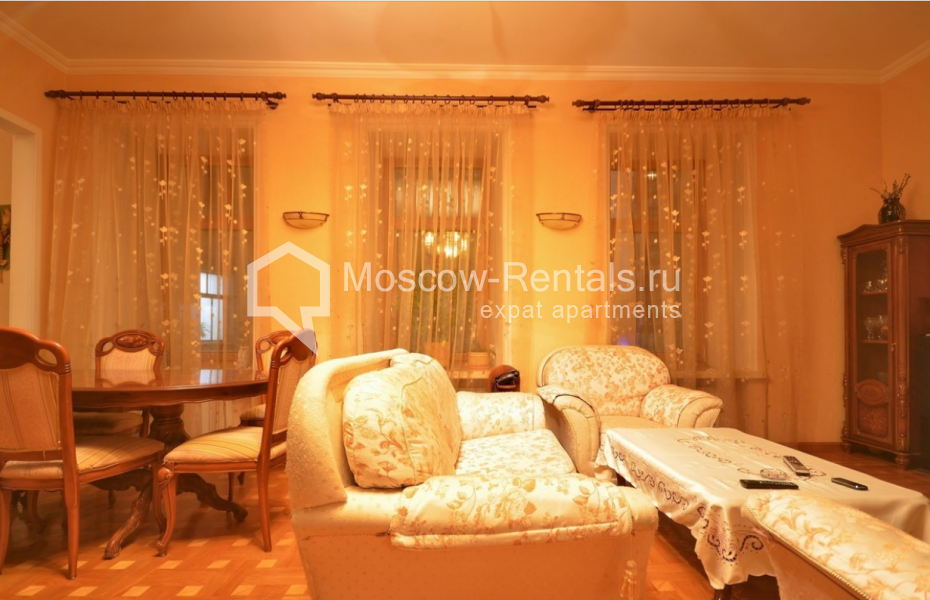 Photo #3 4-room (3 BR) apartment for <a href="http://moscow-rentals.ru/en/articles/long-term-rent" target="_blank">a long-term</a> rent
 in Russia, Moscow, Prechistenka str, 40/2 С 1