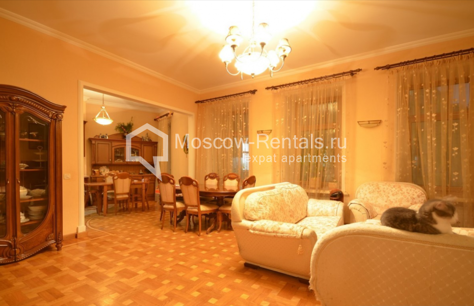 Photo #4 4-room (3 BR) apartment for <a href="http://moscow-rentals.ru/en/articles/long-term-rent" target="_blank">a long-term</a> rent
 in Russia, Moscow, Prechistenka str, 40/2 С 1