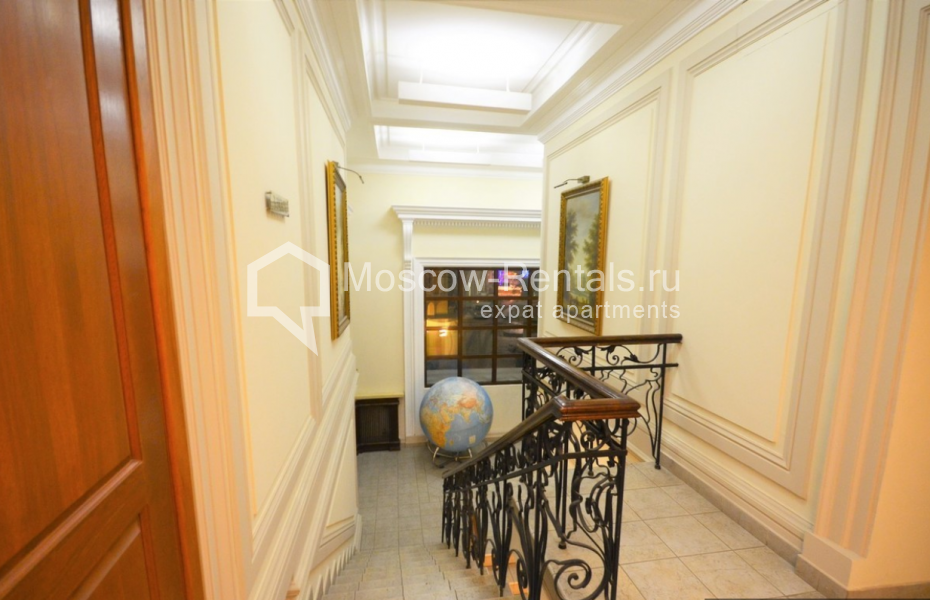 Photo #13 4-room (3 BR) apartment for <a href="http://moscow-rentals.ru/en/articles/long-term-rent" target="_blank">a long-term</a> rent
 in Russia, Moscow, Prechistenka str, 40/2 С 1
