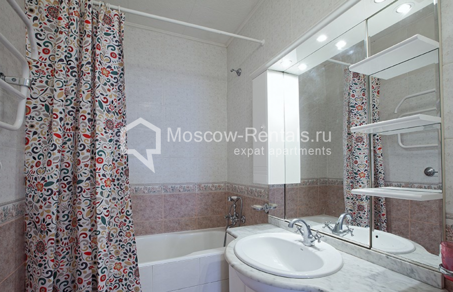 Photo #13 4-room (3 BR) apartment for <a href="http://moscow-rentals.ru/en/articles/long-term-rent" target="_blank">a long-term</a> rent
 in Russia, Moscow, Bolshaya Ordynka str, 17 С 1