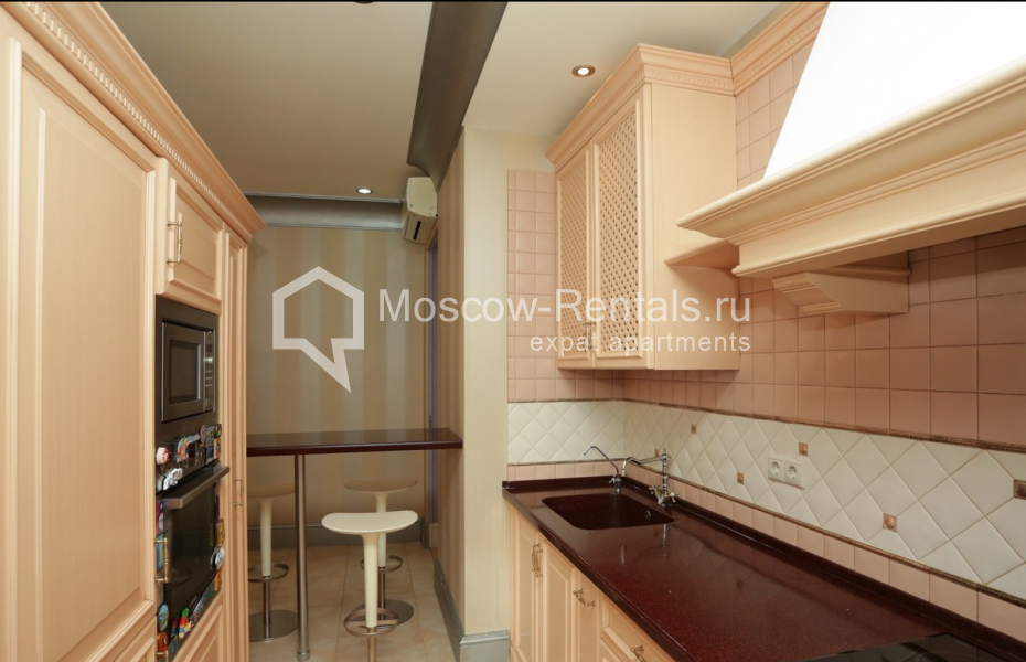 Photo #7 4-room (3 BR) apartment for <a href="http://moscow-rentals.ru/en/articles/long-term-rent" target="_blank">a long-term</a> rent
 in Russia, Moscow, Shabolovksa str, 23 к 5