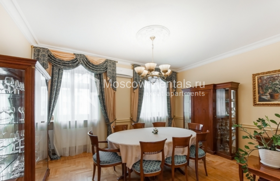 Photo #3 5-room (4 BR) apartment for <a href="http://moscow-rentals.ru/en/articles/long-term-rent" target="_blank">a long-term</a> rent
 in Russia, Moscow, Efremova str., 14