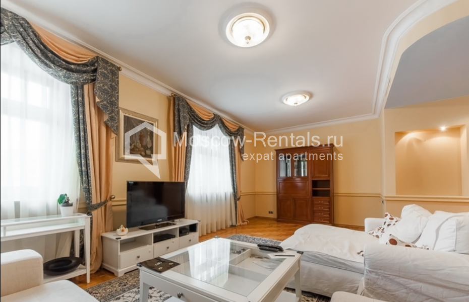 Photo #5 5-room (4 BR) apartment for <a href="http://moscow-rentals.ru/en/articles/long-term-rent" target="_blank">a long-term</a> rent
 in Russia, Moscow, Efremova str., 14