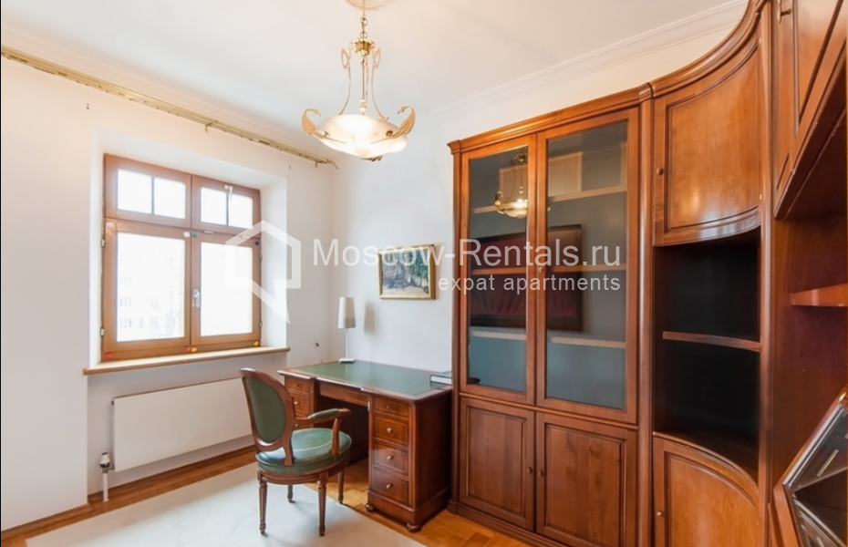 Photo #13 5-room (4 BR) apartment for <a href="http://moscow-rentals.ru/en/articles/long-term-rent" target="_blank">a long-term</a> rent
 in Russia, Moscow, Efremova str., 14