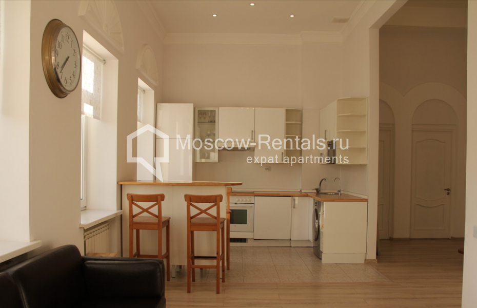 Photo #1 4-room (3 BR) apartment for <a href="http://moscow-rentals.ru/en/articles/long-term-rent" target="_blank">a long-term</a> rent
 in Russia, Moscow, Malaya Ordynka str, 13 С 1