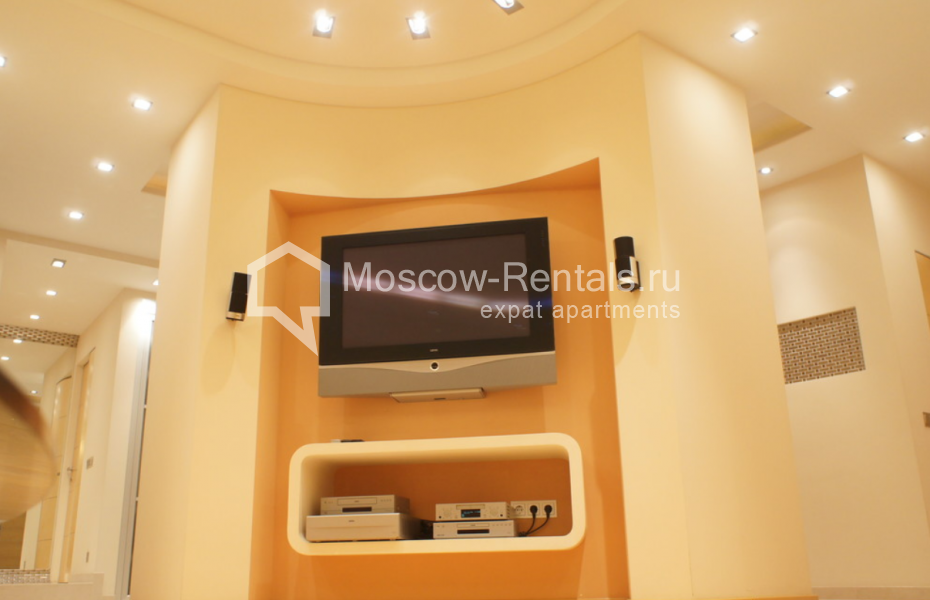 Photo #11 3-room (2 BR) apartment for <a href="http://moscow-rentals.ru/en/articles/long-term-rent" target="_blank">a long-term</a> rent
 in Russia, Moscow, Komsomolsky prospect, 32 К 2