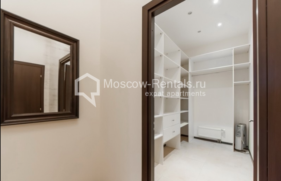 Photo #13 4-room (3 BR) apartment for <a href="http://moscow-rentals.ru/en/articles/long-term-rent" target="_blank">a long-term</a> rent
 in Russia, Moscow, New Arbat street, 27