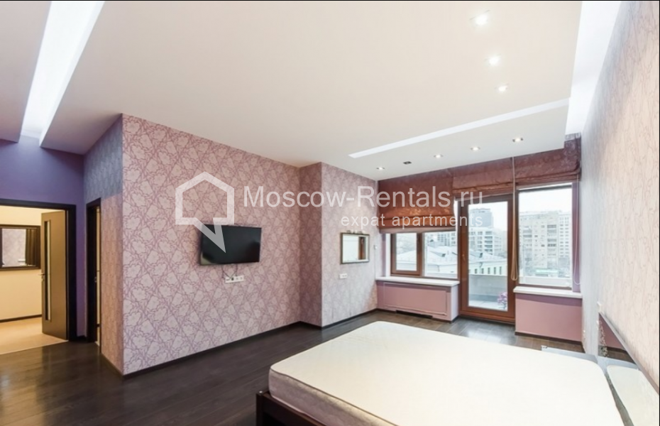 Photo #17 4-room (3 BR) apartment for <a href="http://moscow-rentals.ru/en/articles/long-term-rent" target="_blank">a long-term</a> rent
 in Russia, Moscow, New Arbat street, 27