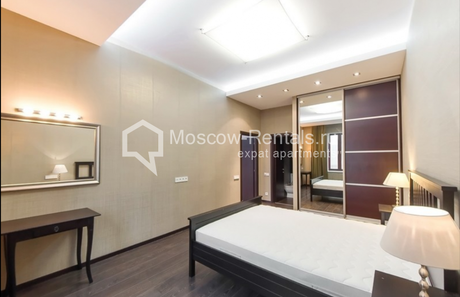 Photo #18 4-room (3 BR) apartment for <a href="http://moscow-rentals.ru/en/articles/long-term-rent" target="_blank">a long-term</a> rent
 in Russia, Moscow, New Arbat street, 27