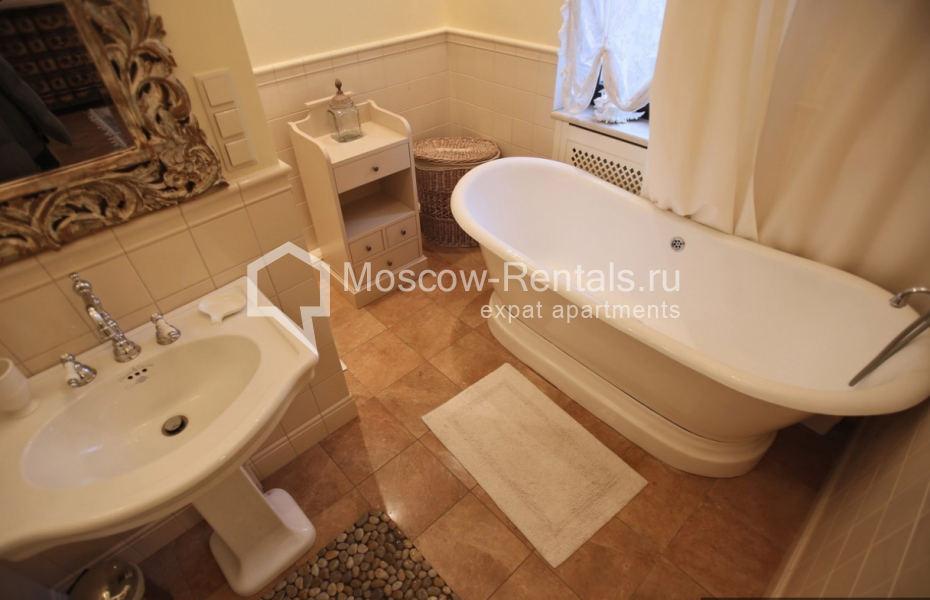 Photo #12 4-room (3 BR) apartment for <a href="http://moscow-rentals.ru/en/articles/long-term-rent" target="_blank">a long-term</a> rent
 in Russia, Moscow, Plotnikov lane, 21 С 1