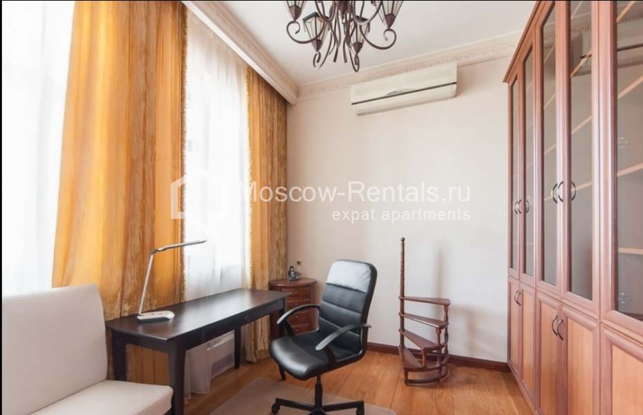 Photo #5 4-room (3 BR) apartment for <a href="http://moscow-rentals.ru/en/articles/long-term-rent" target="_blank">a long-term</a> rent
 in Russia, Moscow, 1st Tverskoi-Yamskoi lane, 11