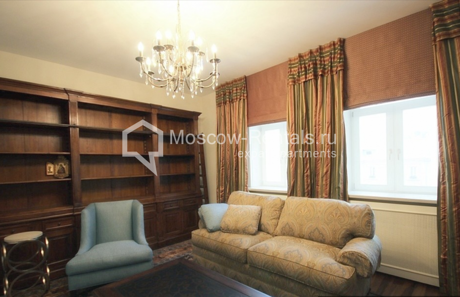 Photo #6 3-room (2 BR) apartment for <a href="http://moscow-rentals.ru/en/articles/long-term-rent" target="_blank">a long-term</a> rent
 in Russia, Moscow, Pushkarev lane, 16