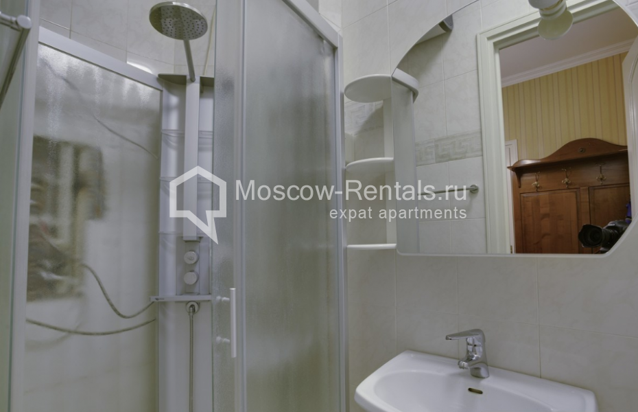 Photo #9 4-room (3 BR) apartment for <a href="http://moscow-rentals.ru/en/articles/long-term-rent" target="_blank">a long-term</a> rent
 in Russia, Moscow, Bolshaya Ordynka str, 67