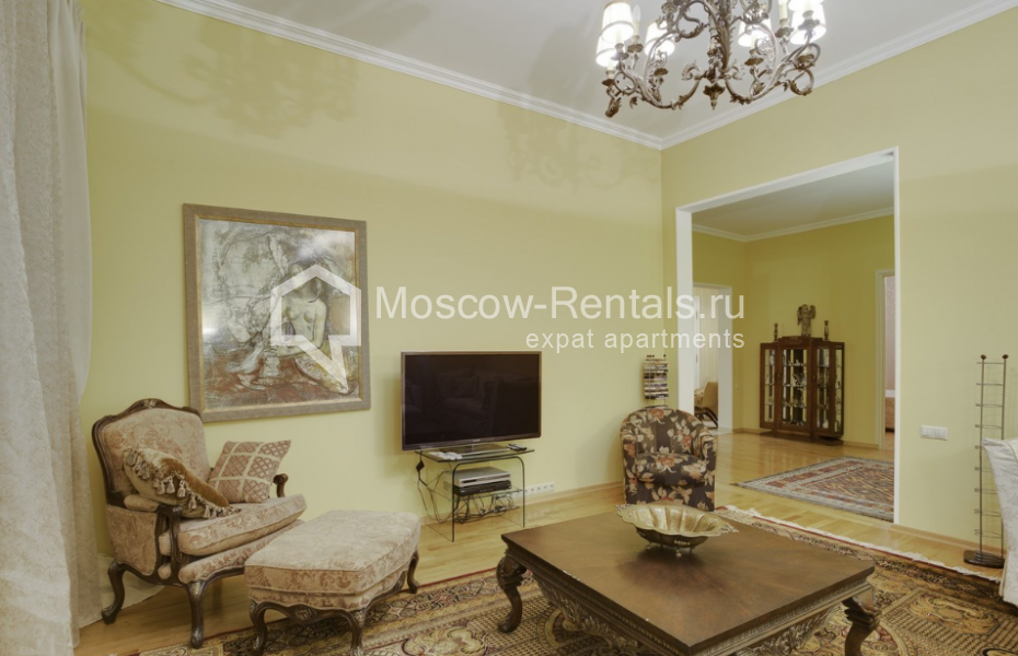 Photo #3 4-room (3 BR) apartment for <a href="http://moscow-rentals.ru/en/articles/long-term-rent" target="_blank">a long-term</a> rent
 in Russia, Moscow, Bolshaya Ordynka str, 67