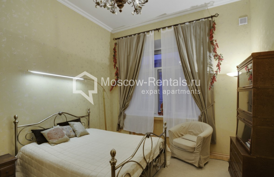 Photo #12 4-room (3 BR) apartment for <a href="http://moscow-rentals.ru/en/articles/long-term-rent" target="_blank">a long-term</a> rent
 in Russia, Moscow, Bolshaya Ordynka str, 67