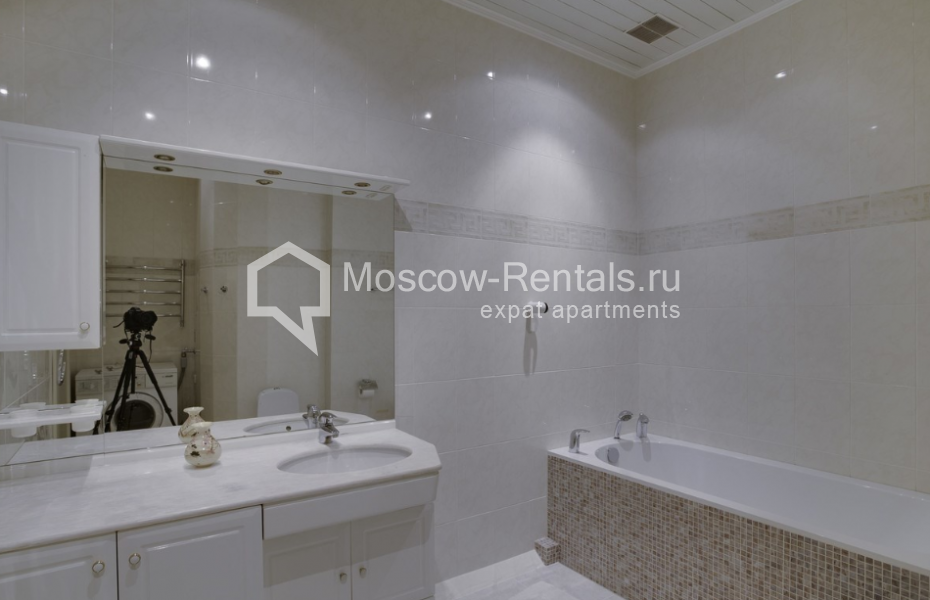 Photo #20 4-room (3 BR) apartment for <a href="http://moscow-rentals.ru/en/articles/long-term-rent" target="_blank">a long-term</a> rent
 in Russia, Moscow, Bolshaya Ordynka str, 67