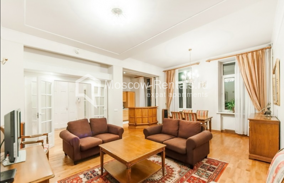 Photo #1 4-room (3 BR) apartment for <a href="http://moscow-rentals.ru/en/articles/long-term-rent" target="_blank">a long-term</a> rent
 in Russia, Moscow, Gagarinsky lane, 23 С 2