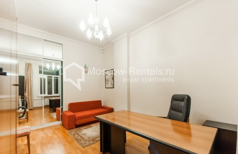 Photo #15 4-room (3 BR) apartment for <a href="http://moscow-rentals.ru/en/articles/long-term-rent" target="_blank">a long-term</a> rent
 in Russia, Moscow, Gagarinsky lane, 23 С 2