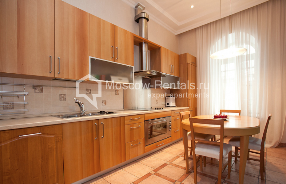 Photo #1 3-room (2 BR) apartment for <a href="http://moscow-rentals.ru/en/articles/long-term-rent" target="_blank">a long-term</a> rent
 in Russia, Moscow, Ulansky lane, 19