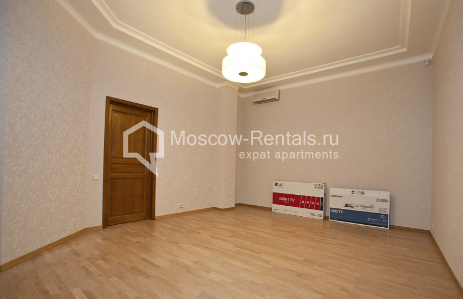 Photo #13 3-room (2 BR) apartment for <a href="http://moscow-rentals.ru/en/articles/long-term-rent" target="_blank">a long-term</a> rent
 in Russia, Moscow, Ulansky lane, 19